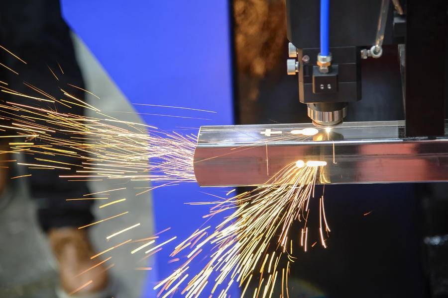 آلات قطع الليزر CNC